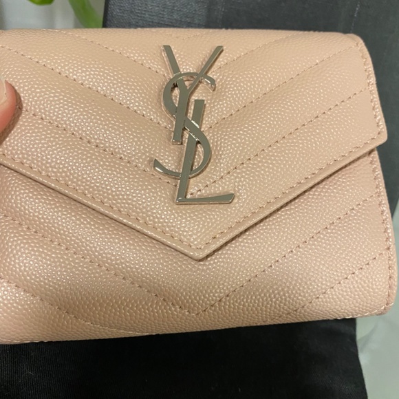 Authentic brand new YSL tri-folds wallet in pale pink - Picture 2 of 5